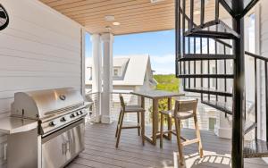 Uma varanda ou terraço em Emerald Overlook by Oversee 30A