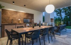 Φωτογραφία από το άλμπουμ του Amazing Home In Modrusani With Sauna σε Modrušani