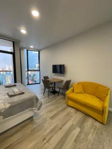 Μια τηλεόραση ή/και κέντρο ψυχαγωγίας στο New Wave Panorama Apartments Batumi