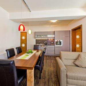 A kitchen or kitchenette at Appartementhaus Wetterloch