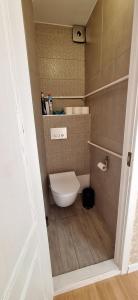 Bilik mandi di Roberto dangaus apartamentai +2 gambar