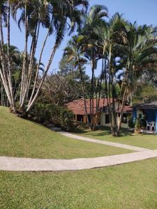 Um jardim em Pousada Bela Vista