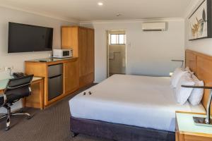 Best Western Club Quirindi Motel客房内的一张或多张床位