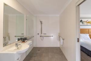 Best Western Club Quirindi Motel的一间浴室