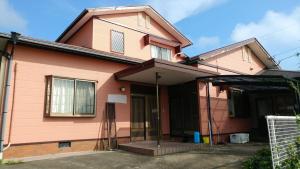壱岐市にあるアソビヤハウス壱岐のピンクの家