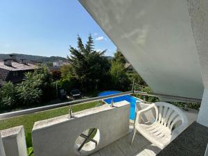 Swimmingpoolen hos eller tæt på Rooms Adax with huge Garden, Swimming Pool and BBQ + 15 billeder