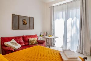 Postel nebo postele na pokoji v ubytování Casa Sole di Toscana con grande terrazza panoramica, giardino e vasca relax idromassaggio