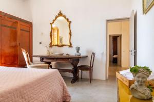 Fotografie z fotogalerie ubytování Casa Sole di Toscana con grande terrazza panoramica, giardino e vasca relax idromassaggio v destinaci Monterotondo