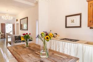 Fotografie z fotogalerie ubytování Casa Sole di Toscana con grande terrazza panoramica, giardino e vasca relax idromassaggio v destinaci Monterotondo