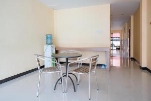 Fotografie z fotogalerie ubytování RedDoorz at Hotel Mayang Sari 1 v Jambi