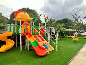 Fotografie z fotogalerie ubytování ปณิตา ริเวอร์ พลูวิลล่า Panita Poolvilla v destinaci Ban Bang Lao (3)