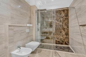 Koupelna v ubytování Hotel Plaza Berat