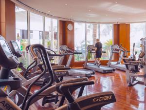 Fitness centrum a/nebo fitness zařízení v ubytování Mövenpick Hotel Bahrain