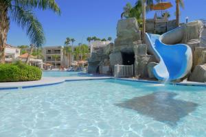 Bazén v ubytování Hilton Vacation Club Palm Canyon Palm Springs nebo v jeho okolí