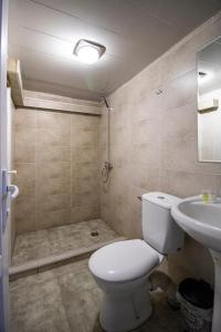 Koupelna v ubytování HotelHarmony + 22 fotografií