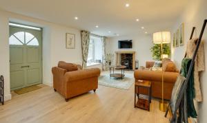 Posezení v ubytování Harrow Bank Cottage Family and Pet Friendly Coastal Escape in Tweedmouth