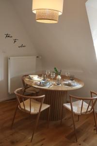 Fotografie z fotogalerie ubytování Gemütliches Boho Studio Apartment in der Altstadt Kronbergs v destinaci Kronberg im Taunus