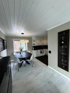 Dapur atau dapur kecil di Hjem i Tromsø