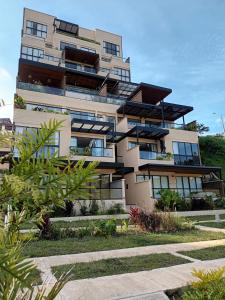 Fotografie z fotogalerie ubytování Penthouse View & Lake Access 5min To Town v destinaci Guatapé