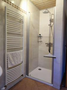 Koupelna v ubytování Ruhige Stadtrandwohnung Coburg + 2 fotografie
