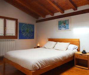 Postel nebo postele na pokoji v ubytování Olatuenea casa rural