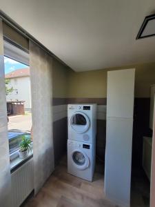Φωτογραφία από το άλμπουμ του Zwei Zimmer im Stadt Altbau mit Balkon σε Lahr