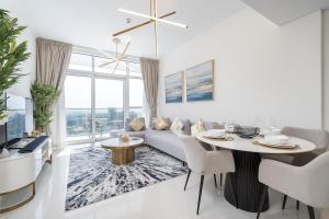 Fotografie z fotogalerie ubytování A Beautifully Furnished Home in Damac Hills! v Dubaji