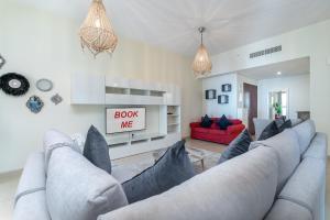 Fotografie z fotogalerie ubytování Huge Apartment Super close to the beach! v Dubaji