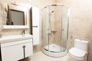 Koupelna v ubytování Phú Gia Hotel 99 Đường D1, KDC Him Lam, Tân Hưng, Quận7