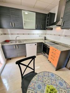 Köök või kööginurk majutusasutuses Apartament Sant Jaume D'enveja