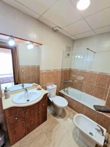 Vannituba majutusasutuses Apartament Sant Jaume D'enveja