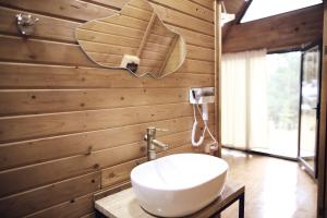 Afbeelding uit fotogalerij van Gyughak Guesthouse in Harzhis