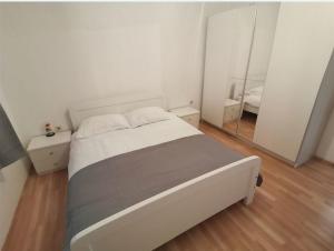Ένα ή περισσότερα κρεβάτια σε δωμάτιο στο House Ule 2