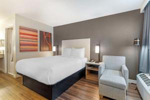 Postel nebo postele na pokoji v ubytování Best Western Plus Rancho Cordova Inn + 30 fotografií