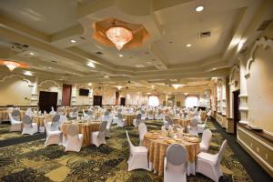 Restaurace v ubytování Holiday Inn Express & Suites Cocoa by IHG