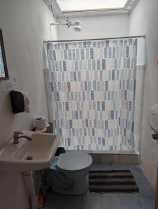Ένα μπάνιο στο Tasty Dayz Hostel