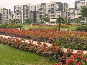 Taman di luar شقه مفروشه فاخره بالقاهره الجديده
