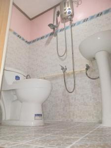 Koupelna v ubytování JayDin Travellers Inn