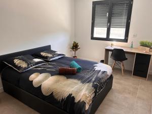 Voodi või voodid majutusasutuse Chambre privée dans villa récente toas