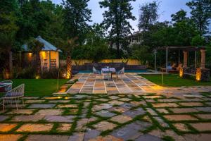 Bazén v ubytování Naila Kothi - A Luxury Boutique Royal Suites in Jaipur nebo v jeho okolí