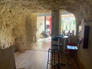 Photo de la galerie de l'établissement La maison des caves, à Châteauvieux