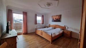 Fotografie z fotogalerie ubytování Großzügiges Chalet mit Infrarotkabine in Lengdorf v destinaci Lengdorf