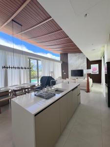 Nhà bếp/bếp nhỏ tại Phuket Luxury villa with Beutiful Swimming pool