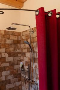 Koupelna v ubytování Apartment Finkenhübelblick + 26 fotografií