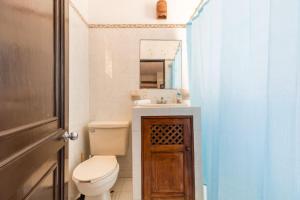 Een badkamer bij Apartments Olas Altas Romantic Zone of Puerto Vallarta