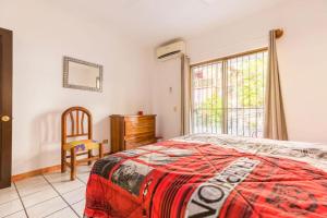 Een bed of bedden in een kamer bij Apartments Olas Altas Romantic Zone of Puerto Vallarta
