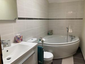 Ένα μπάνιο στο le domaine de mazerolles