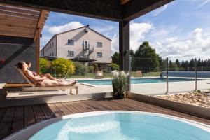 Bassein majutusasutuses Artémis Hôtel & Spa Bistro Coquet või selle lähedal
