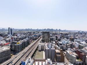 Vista generica su Osaka o vista sulla città dall'interno dell'hotel