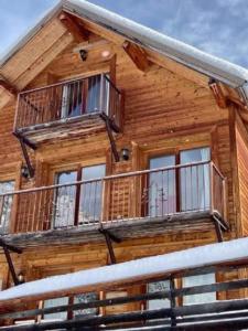Fotografia z galérie ubytovania Le Coucou - Grand chalet - Parking - WIFI - ALLOS - 10adul+2enf v destinácii Allos